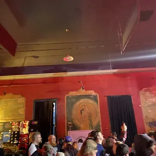 a large group of people