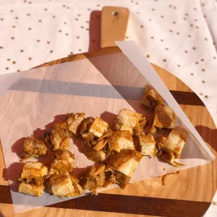 Samplersss.. yumm. Grab a bite..