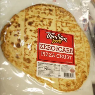 a close up of a pizza crust