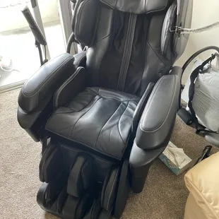 The best massage chair ever!!!  Thank you health korea