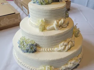 Bassett's Hardware & City Market