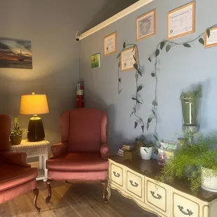 The best place in this town, they have two shops and are the best at acupressure!