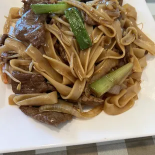 Beef chow fun