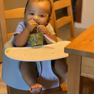 7 month old, eating green bean for dinner