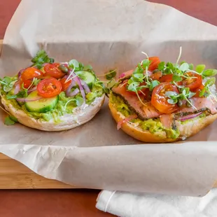 Smoke Salmon Bagel with avocado