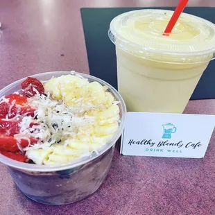 Açaí bowl and mango smoothie