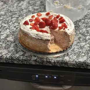 Strawberry keto cheesecake