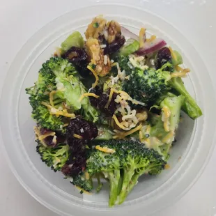 broccoli salad with cranberries and walnuts
