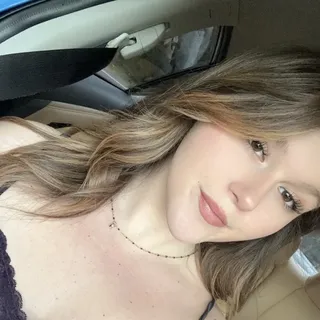 Yanisia V.