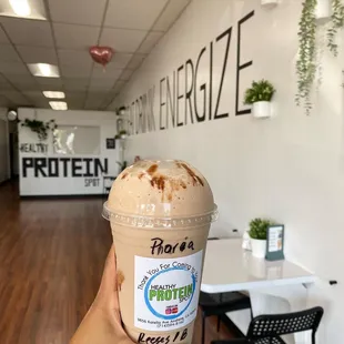 Reese&apos;s PB Shake w/ 24g of protein, low carb &amp; low sugar!