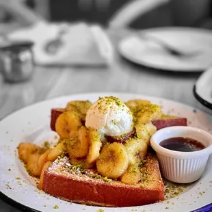 Pistachio French Toast | @whaevaeats