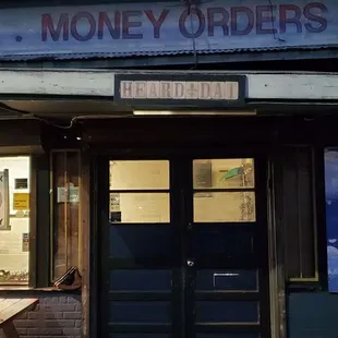 the outside of a restaurant