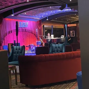 Live music in the lounge