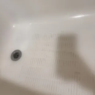The dirty bathtub