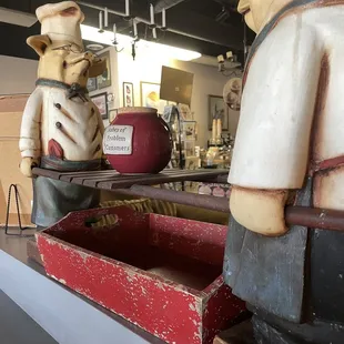 Funny decor all around.
