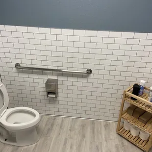 The Men&apos;s bathroom was incredibly clean!