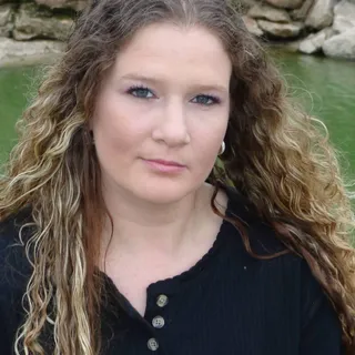 Nikki C.