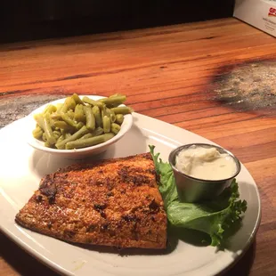 Grilled Salmon with Green Beans