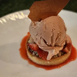 Vanilla Tart with Strawberry