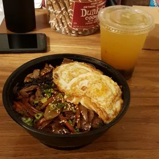 Supreme steak bowl &amp; lemon kumquat boba