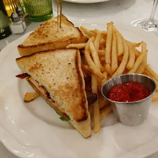 Blackened salmon BLT