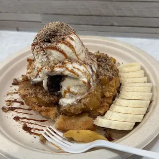 Vanilla Brownie with Dulce de Leche Ice Cream