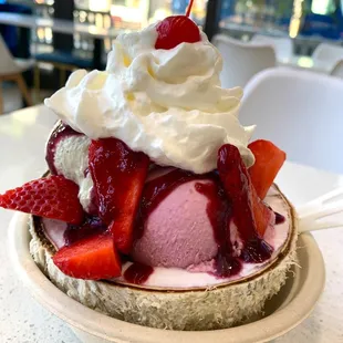 Coco sundae with strawberry dragonfruit, butterfly pea and mint chocolate chip ice cream!