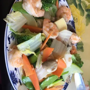 Steamed shrimp and vegetables with side of rice