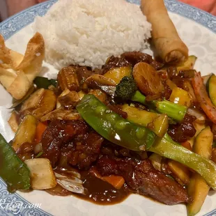 Beef and vegetables, white rice, fried egg roll, cheese wonton on lunch special