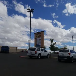 Sign at entrance from George dieter