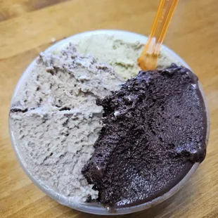 Tiramizu, dark chocolate, pistachio