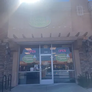 the outside of a restaurant