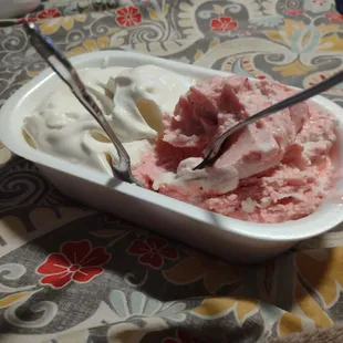 50/50 cheesecake &amp; white chocolate strawberry