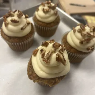 Carrot cake cupcakes