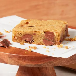 Rich butterscotch flavored cookie stuffed with milk and semisweet chocolate chunks, and buttery toffee to delight.