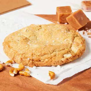 All natural toffee, white chocolate chunks, crisp pretzel bits, &amp; sea salt dance on your taste buds in this this salty sweet treat.