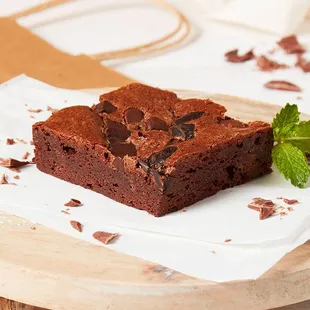 A buttery chocolate, chewy Brownie generously studded with milk chocolate drops, bittersweet &amp; semi-sweet chocolate chunks.