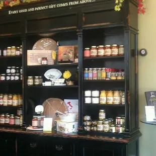 Assorted gift items.