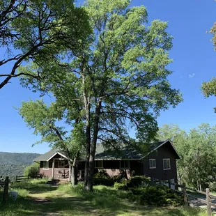 Main House 
5bed/3bath, 2800 sft
Sleeps up to 12 guests