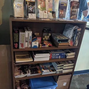 A few games and lots of aviation books to peruse