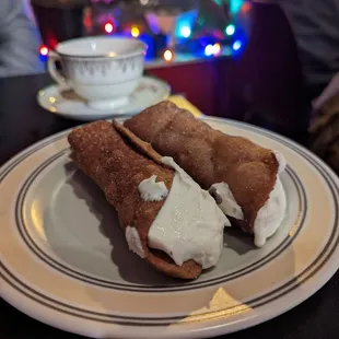 Trattoria menu cannoli