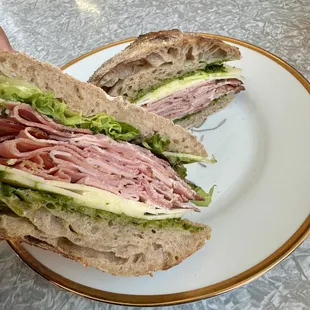 Ham&apos;n&apos;cheese with pesto