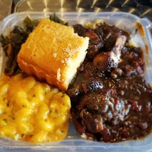 Smothered oxtails
