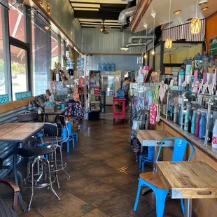 Sitting area at the coffee/smoothies side