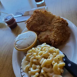 Chicken Fried Steak with macaroni and cheese