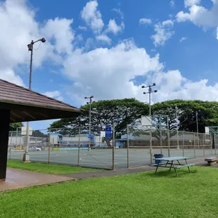 Picnic tables and benches, basketball courts, water fountain, and restrooms