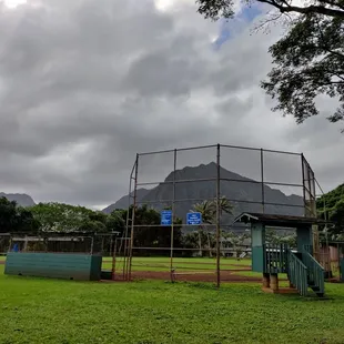 Alice Pualeilani Kana&apos;e Hewett Baseball Field
