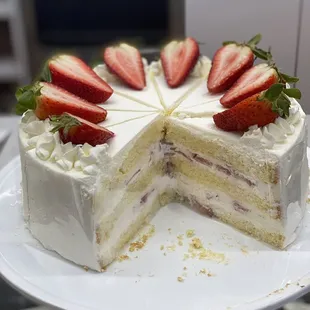 Strawberry Strawberry Fresh Cream Cakes