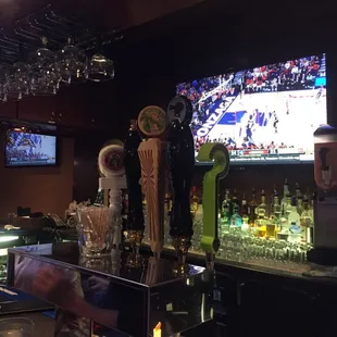 TVs all around, local brews, and very tasty food at reasonable prices. Who could ask for more?