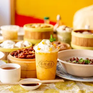Hei La Moon x China Modern Tea Shop